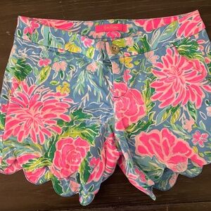 LILLY PULITZER CALLAHAN SCALLOPED MID RISE SHORTS